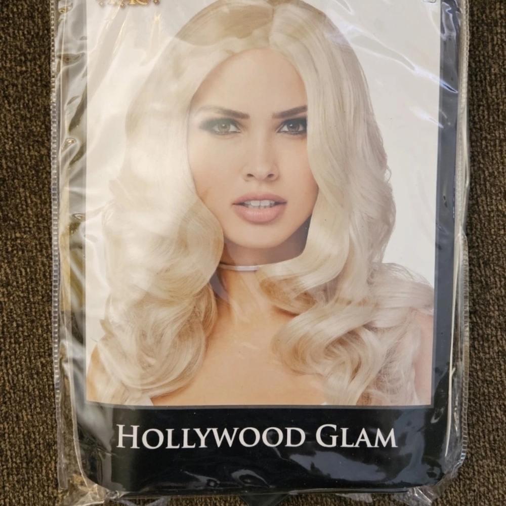 Spirit Hollywood Glam Blonde Wig